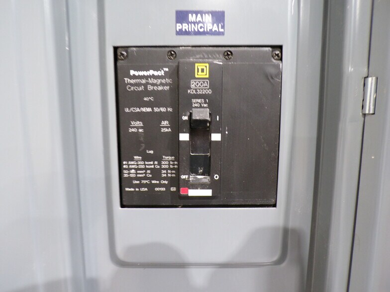 More Photos Of 10404 Chapel Hill Rd, Morrisville Light Distribution For Lease