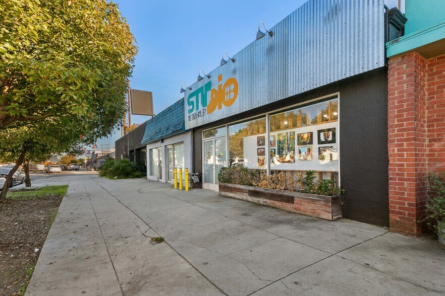 More Photos Of 10542 Burbank Blvd, North Hollywood Storefront Retail Office For Sale