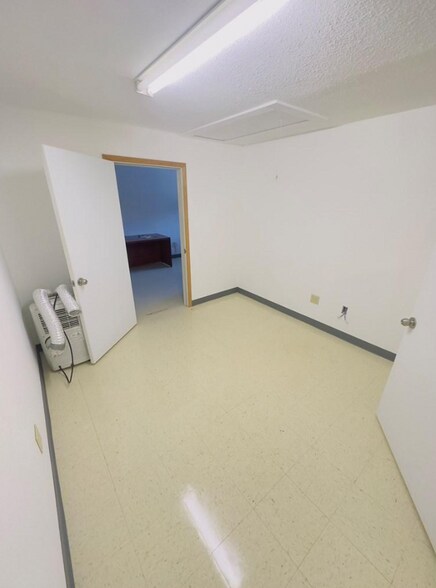 More Photos Of 8424 N HWY 69, Pollok Flex For Sale