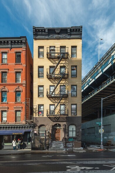 More Photos Of 125 Madison St, New York Apartments For Sale