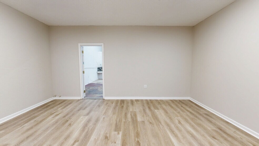 More Photos Of 7187 Washington St, Covington Unknown For Lease