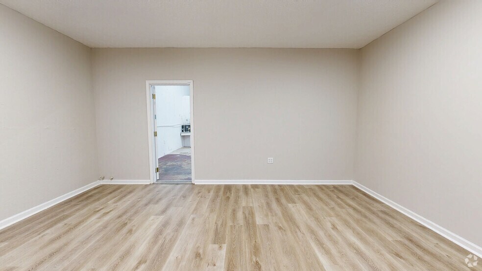 More Photos Of 7187 Washington St, Covington Unknown For Lease