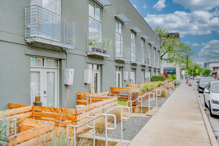 More Photos Of 1305 E 6th St, Austin Office For Lease