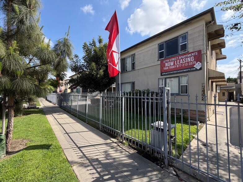 More Photos Of 1026-1036 W 57th St, Los Angeles Apartments For Sale