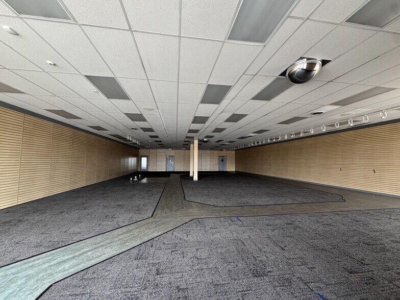 More Photos Of 1415-1451 E Wabash St, Frankfort Unknown For Lease