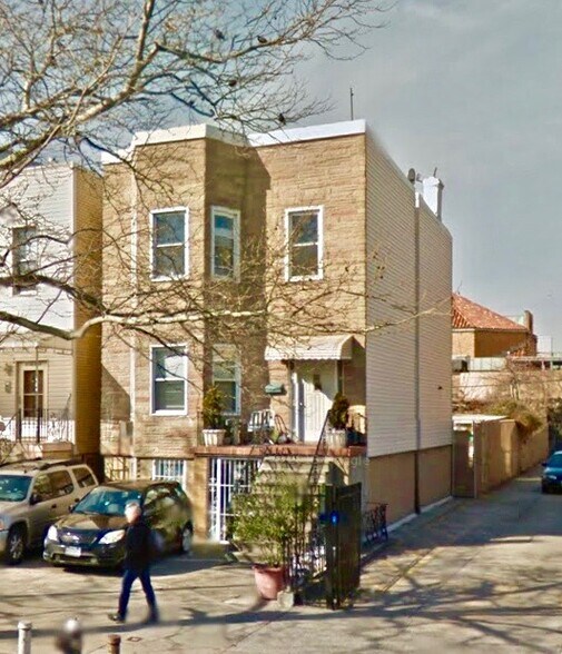 Primary Photo Of 2166 31st St, Long Island City Multifamily For Sale