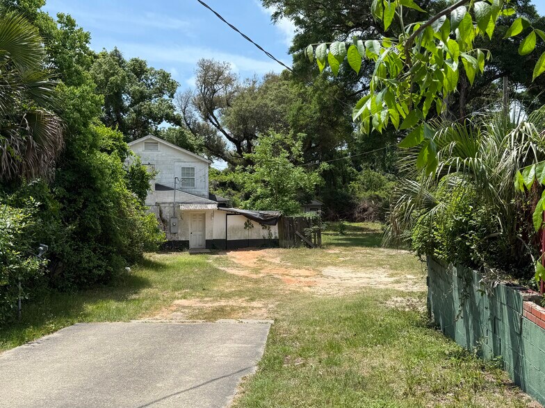 More Photos Of 3709 W Jackson St, Pensacola Industrial For Sale