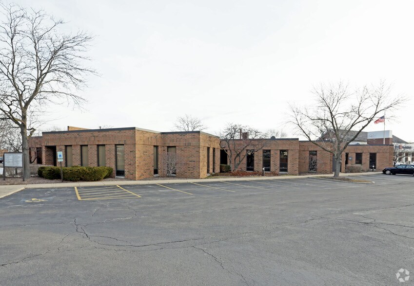 More Photos Of 205 W Grand Ave, Bensenville Office For Lease