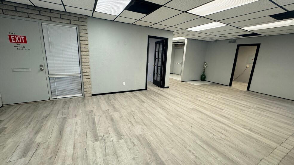 More Photos Of 2201 S McClintock Dr, Tempe Office For Lease