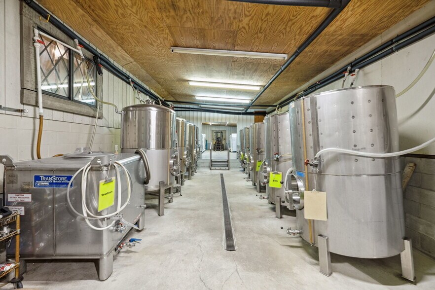 More Photos Of 2965 Tennessee 28, Jamestown Winery Vineyard For Sale