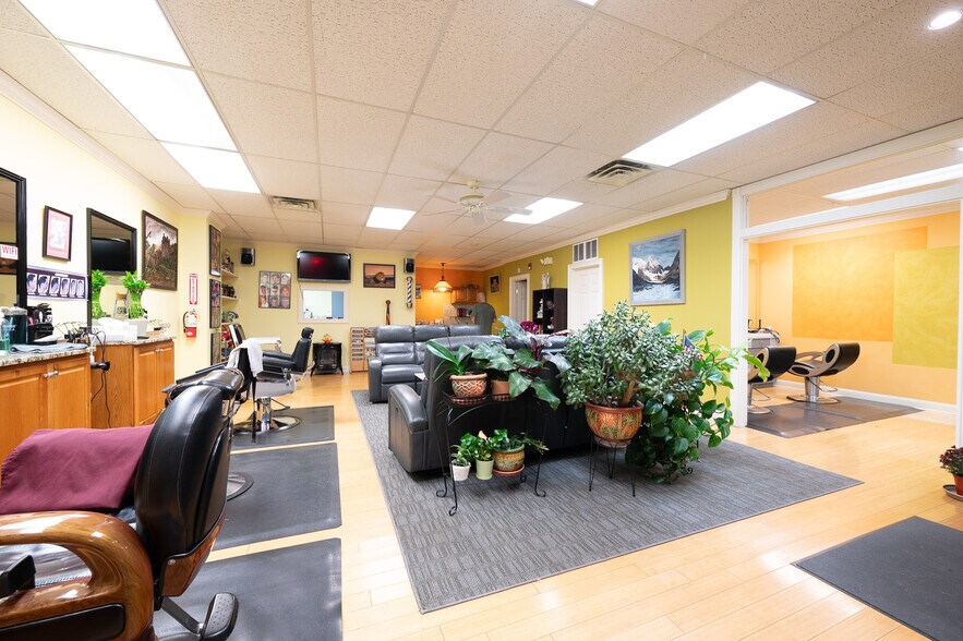 More Photos Of 246 Federal Rd, Brookfield Office For Sale
