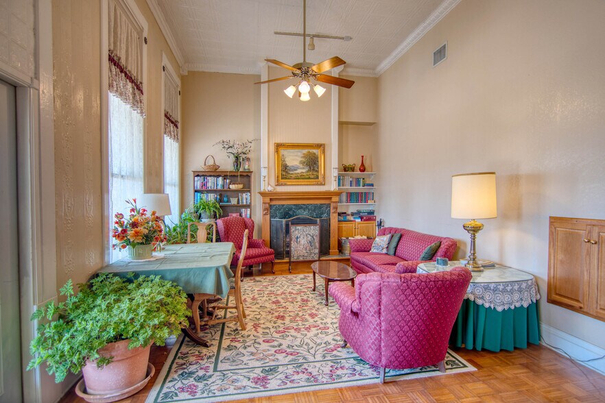 More Photos Of 226 Fort McKavitt St, Mason Hospitality For Sale