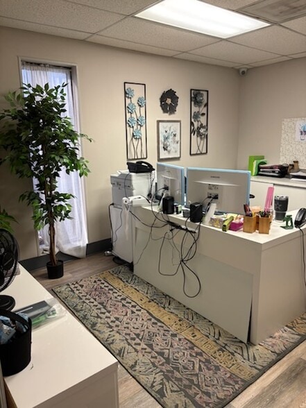 More Photos Of 2805 Singleton St, Rowlett Distribution For Lease