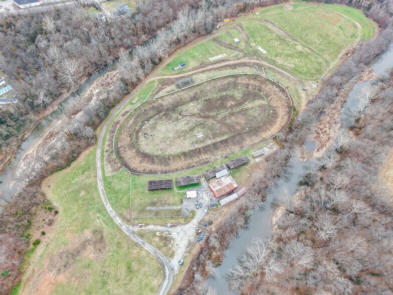 More Photos Of 445 N County Road 25 E, North Vernon Specialty For Sale