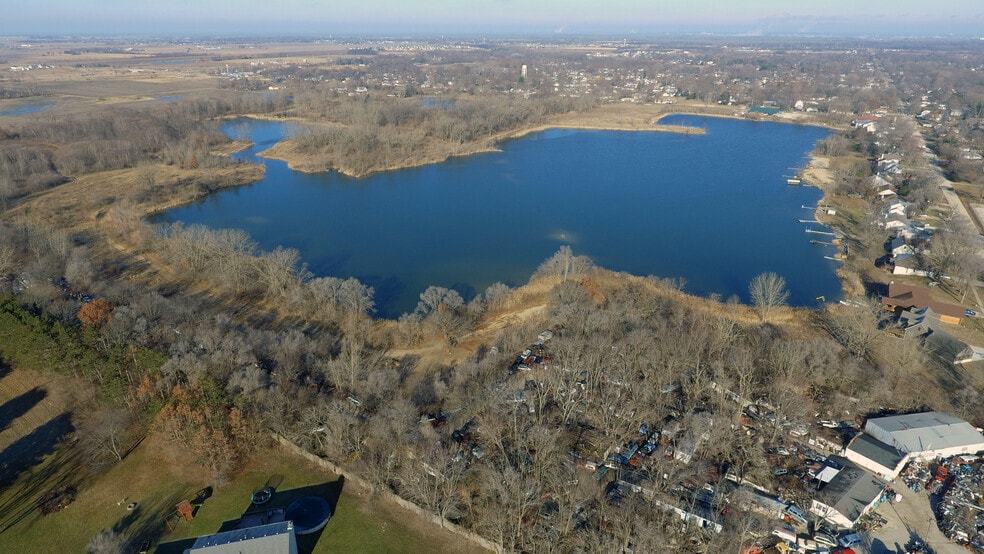 More Photos Of 553 W Kennedy Rd, Braidwood General Retail For Sale