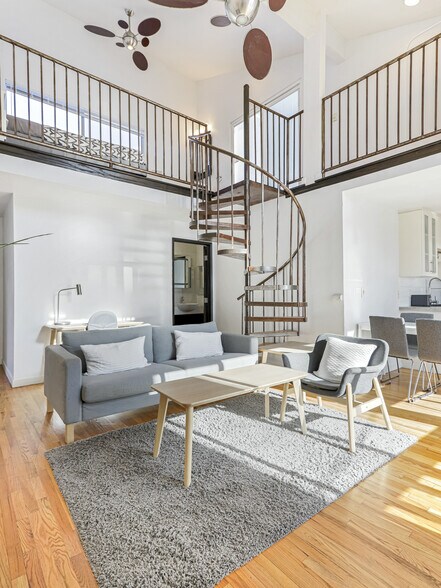 More Photos Of 14 Ozone Ave, Venice Apartments For Sale