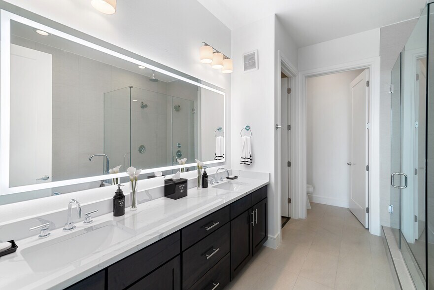 More Photos Of 3200 McKinney Ave, Dallas Multifamily For Sale