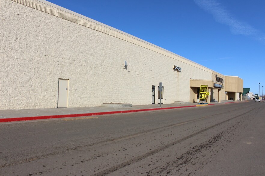 More Photos Of 301 Northwest Byp, Great Falls Freestanding For Lease