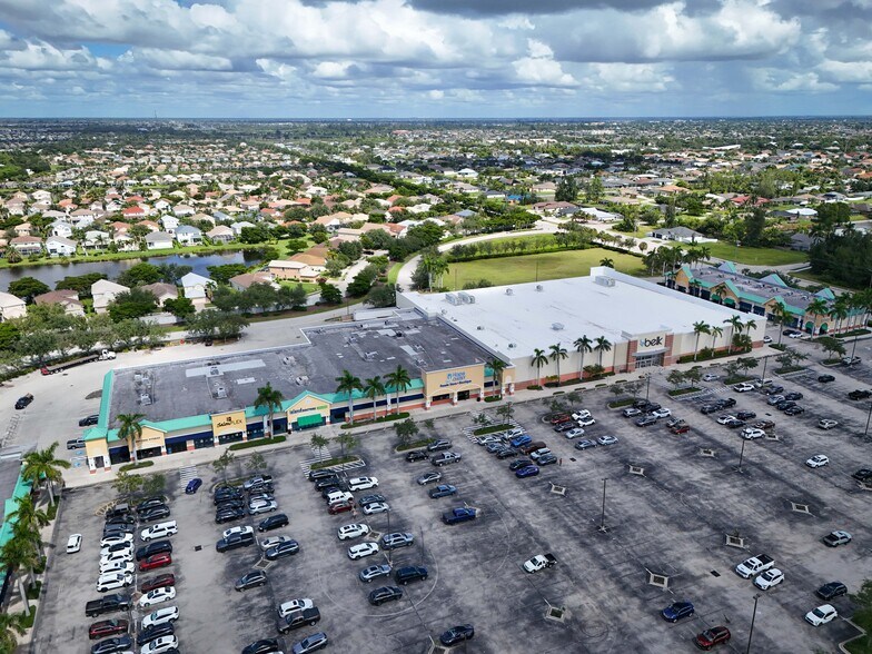 More Photos Of 2354 Surfside Blvd, Cape Coral Storefront For Sale