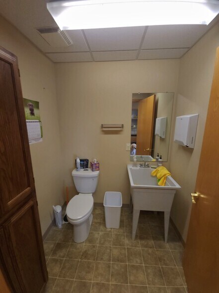 More Photos Of 504 W 69th St, Loveland Warehouse For Sale