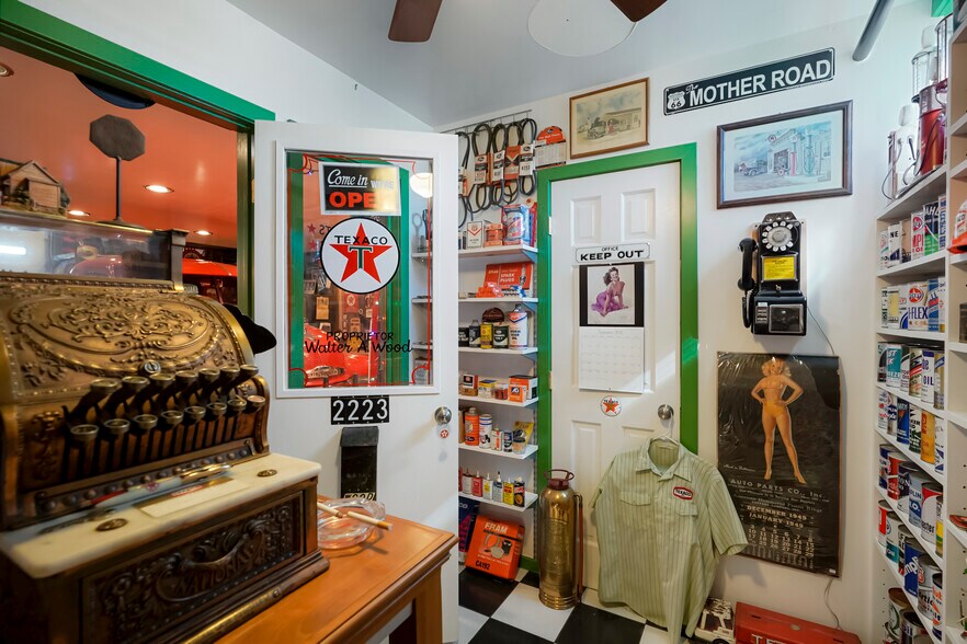More Photos Of , Highlands Ranch Specialty For Sale