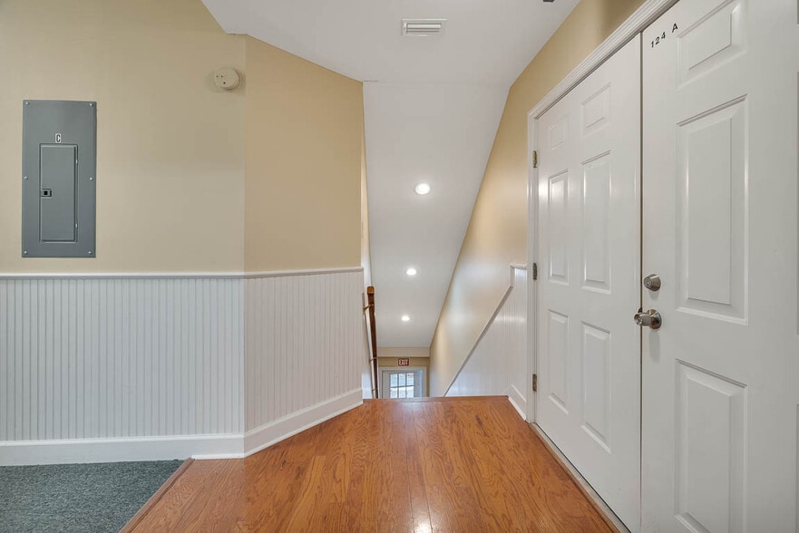 More Photos Of 124 Chapel Crossing Rd, Brunswick Office For Lease