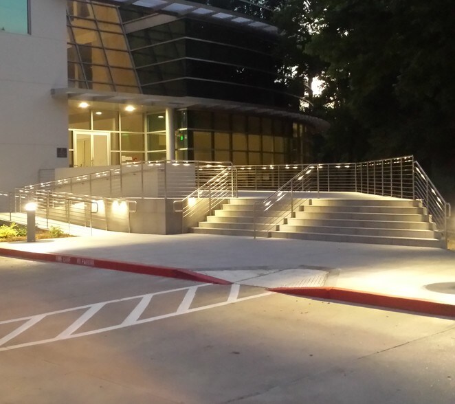 More Photos Of 1177 Enclave Pky, Houston Medical For Lease