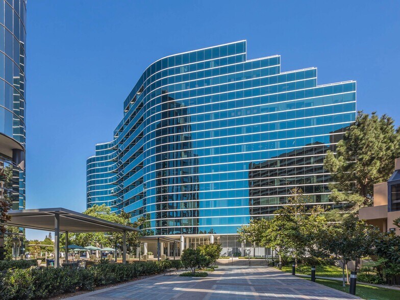 More Photos Of 4270 Executive Sq, La Jolla Unknown For Lease