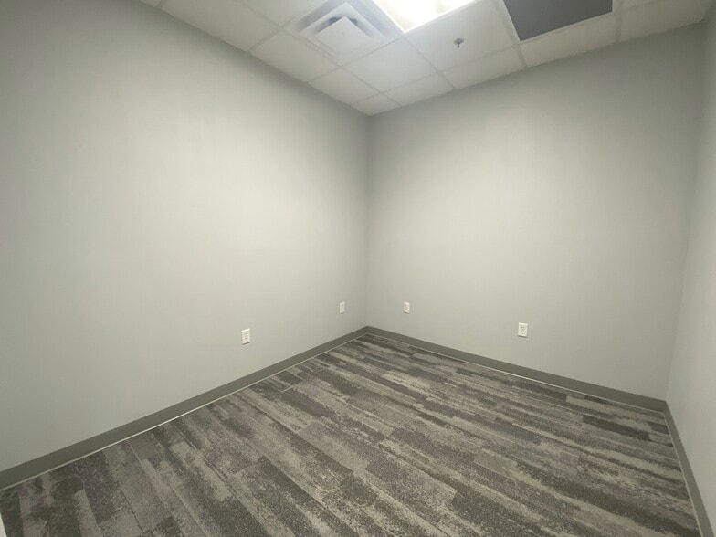More Photos Of 1880 N Stonebridge Dr, McKinney Medical For Sale