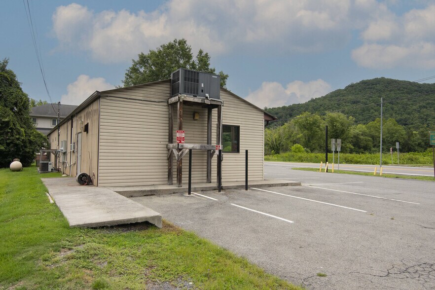 More Photos Of 1931 Alta Dr, Alderson General Retail For Sale