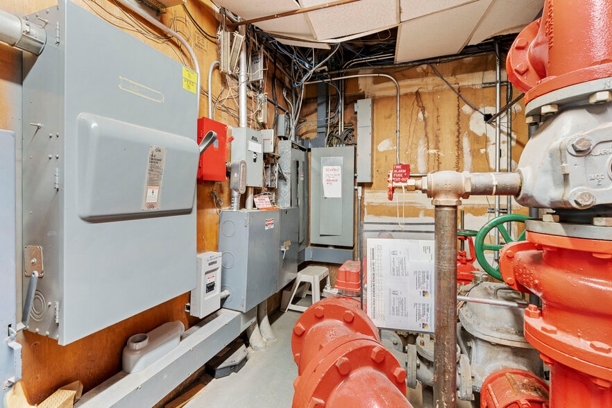 More Photos Of 4865 Arthur Kill Rd, Staten Island Warehouse For Sale