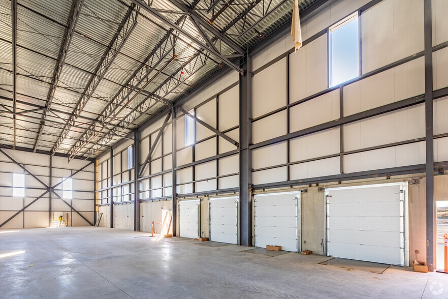 More Photos Of 4120 Russell Rd, Ottawa Unknown For Lease