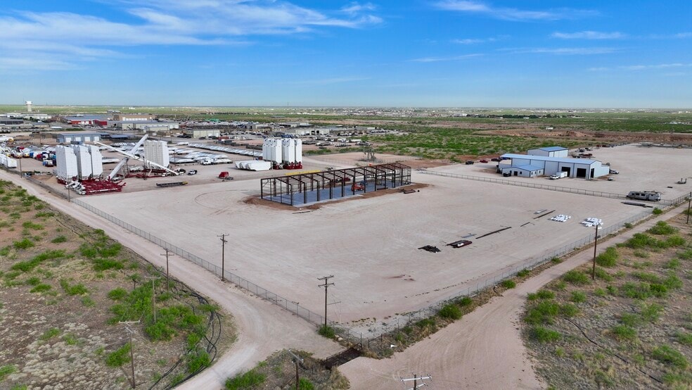 More Photos Of 10009 W. County Road 72, Midland Warehouse For Lease