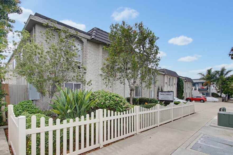 More Photos Of 4649 Voltaire St, San Diego Apartments For Sale
