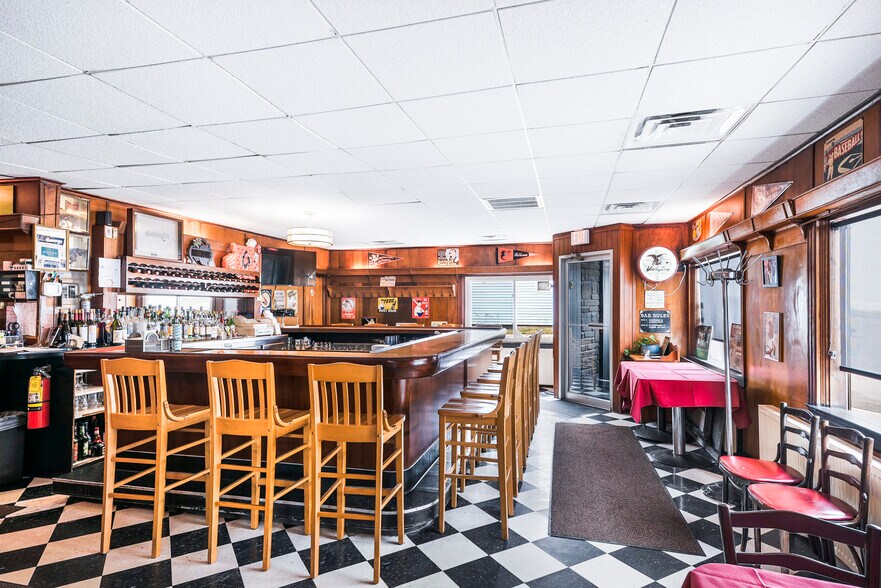 More Photos Of 67 Washington St, Auburn Storefront Retail Residential For Sale