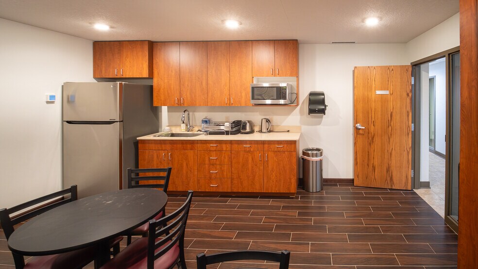 More Photos Of 1215 N 7th St, Lake City Light Distribution For Sale