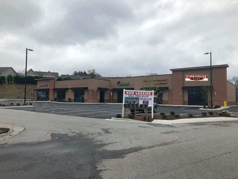More Photos Of 58 Weaver Village Way, Weaverville Freestanding For Lease