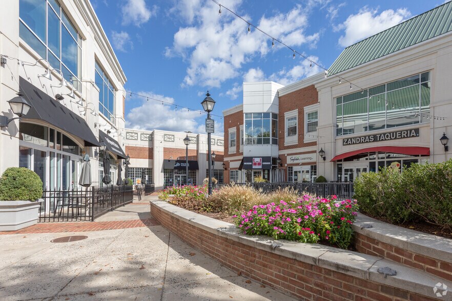 More Photos Of 3925 Chain Bridge Rd, Fairfax Office For Lease