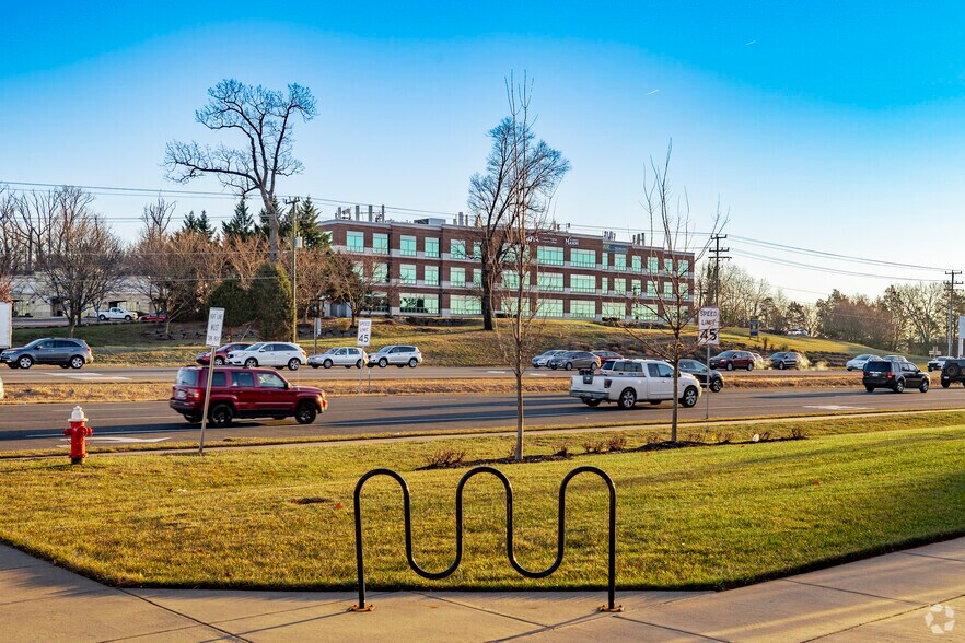More Photos Of 21335 Signal Hill Plaza, Sterling Office For Lease