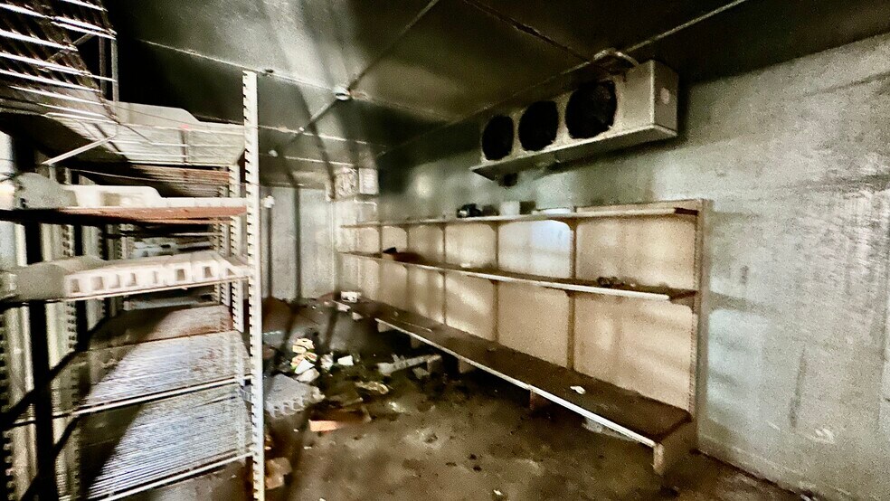 More Photos Of 82264 Trona Rd, Trona Service Station For Sale