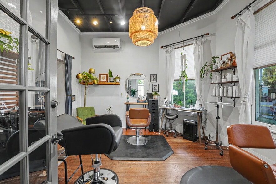 More Photos Of 2312 Abercorn St, Savannah Storefront Retail Residential For Sale