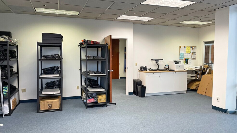 More Photos Of 4210 Metro Pky, Fort Myers Office For Lease