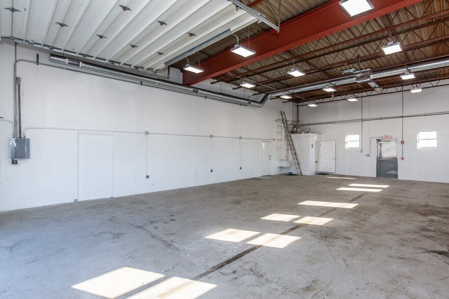 More Photos Of 26 Oakdale Ave, Johnston Warehouse For Lease