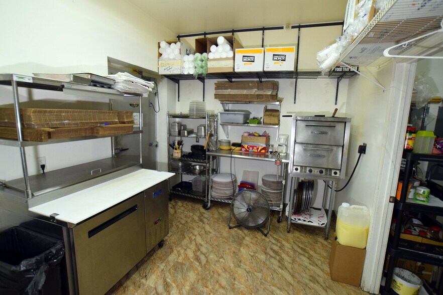 More Photos Of N7625 Parkway Rd, Crivitz Restaurant For Sale