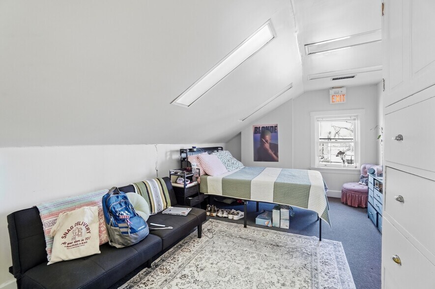 More Photos Of 2406 Auburn Ave, Cincinnati Office Residential For Sale