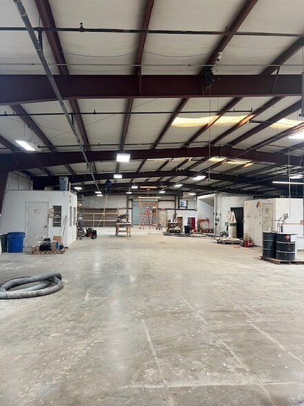 More Photos Of 4737 Adams Rd, Hixson Light Manufacturing For Lease