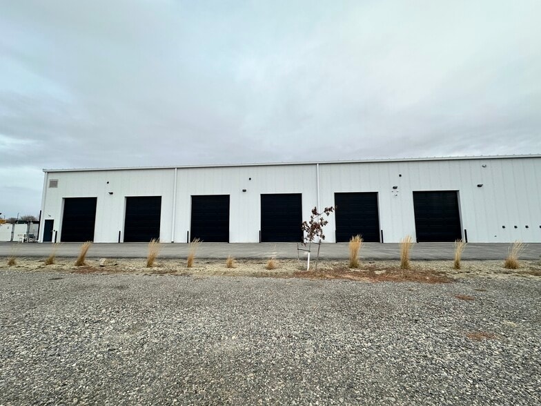 More Photos Of 1450 S 32nd St W, Billings Warehouse For Sale