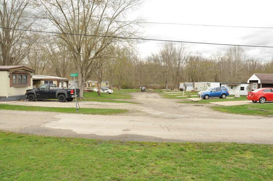 Primary Photo Of 52 Brushwood Rd, Uniontown Multifamily For Sale