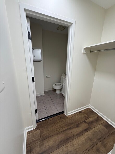 More Photos Of 5658 S Rex Rd, Memphis Office For Lease