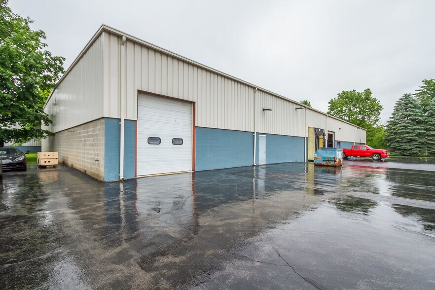Primary Photo Of 2081 Division St, Palmyra Manufacturing For Lease